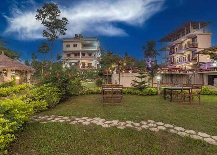 Hotel Riverside With Swimming Pool