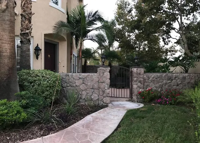 Evonvale Dream! Big Heated Pool, Jacuzzi Seats 16!