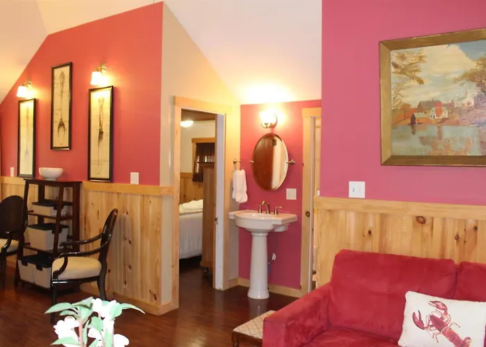 Hinckleys Dreamwood Cottages