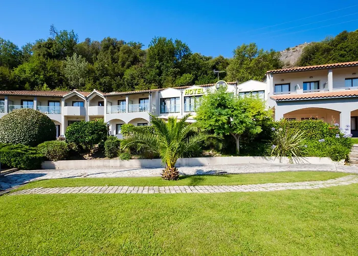 B&B Hotel Villeneuve Loubet Village