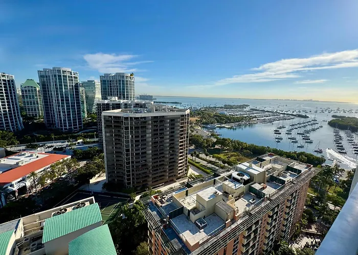 Balcony Ocean Views - Pool, Gym, Wi-Fi & Parking