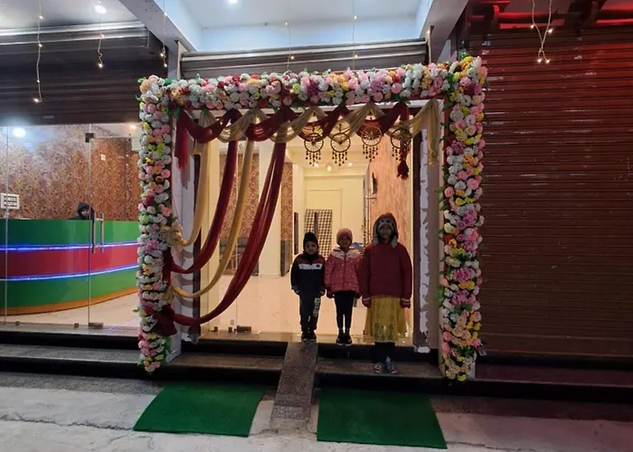 Hotel Av Priya