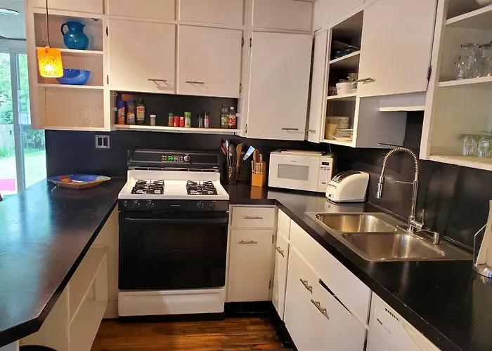 Walking Distance To Downtown Grand Haven