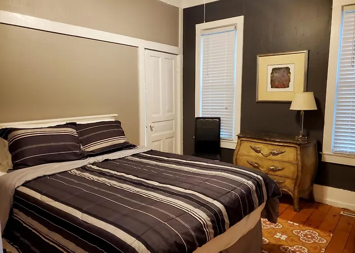 Walking Distance To Downtown Grand Haven