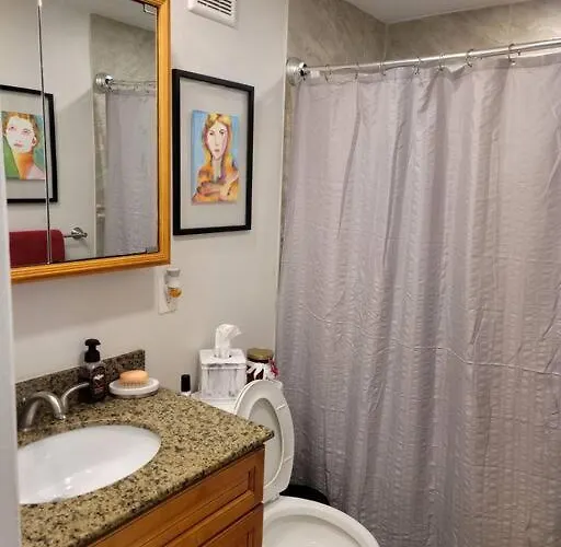 Stylish, Cozy, Well-Equipped Apt In Braintree Ma