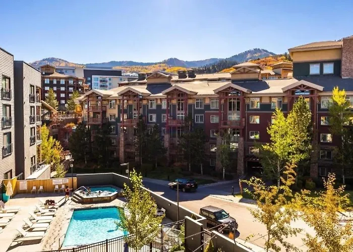 Slope Side Studio In The Heart Of Canyons Village With Heated Pool & Hot Tub!