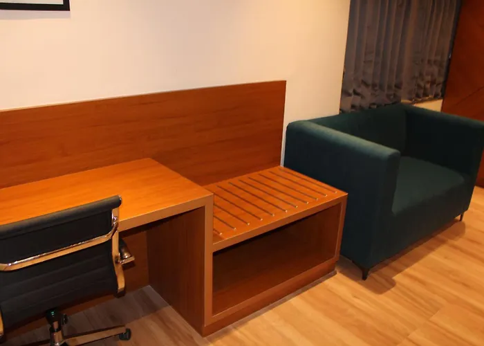 The Vantage Inn, Near Us Consulate Gachibowli Hyderabad