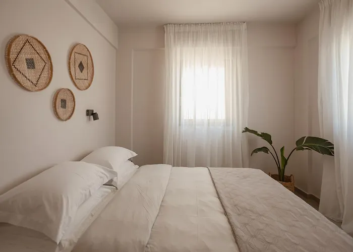 Amal Kythnos Suites