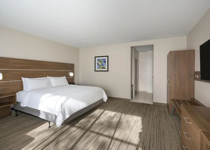 Holiday Inn Express & Suites - Gilbert - Mesa Gateway Airport