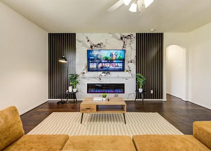 Elegant Retreat At Katy Houston, 2330 Sf, 4 Bedroom 2 And Half Baths, Game Room, King Bed, Bbq, Located Near Katy Asian Town, Typhoon Waterpark