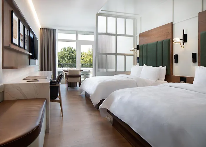 Ada Hotel