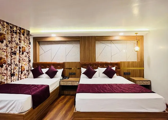 Luxury Stay At Hotel Broadway Boutique Mall Road Chowrasta Near Mahakal Temple