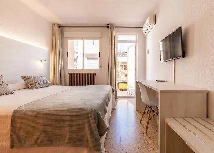 Eco Avenida Hotel & Parking