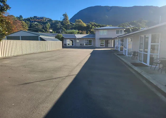 Ferrylink Motel