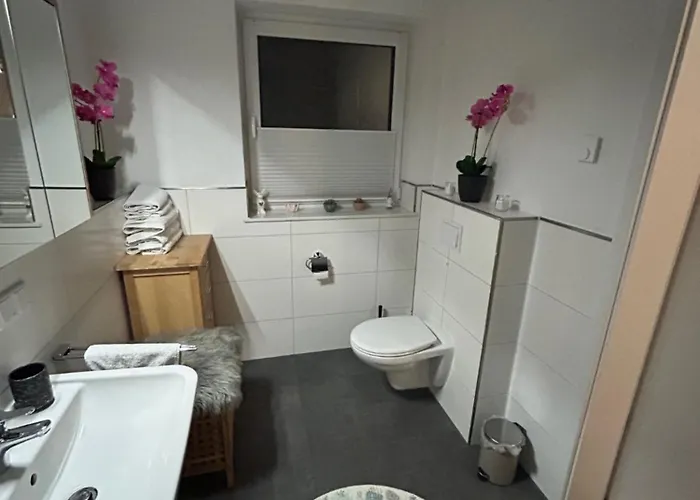 Moderne Ferienwohnung Green Garden mit Garten und Stellplatz