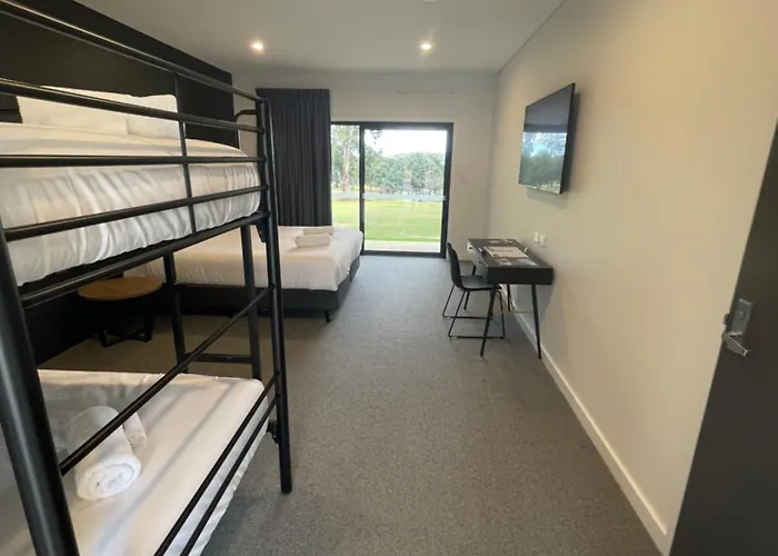 Harden Country Club Motel
