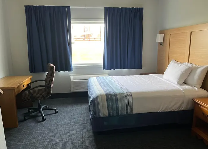 Days Inn & Suites By Wyndham Williamsburg Ia North
