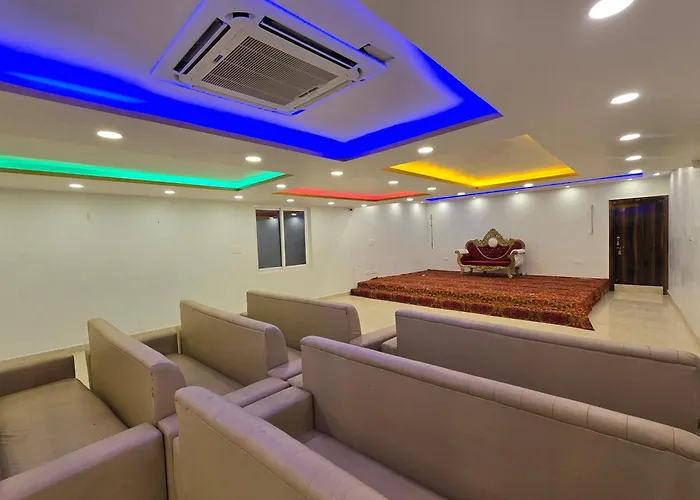 Sarojini Garden Hotel & Restaurant