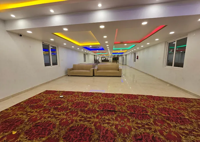 Sarojini Garden Hotel & Restaurant