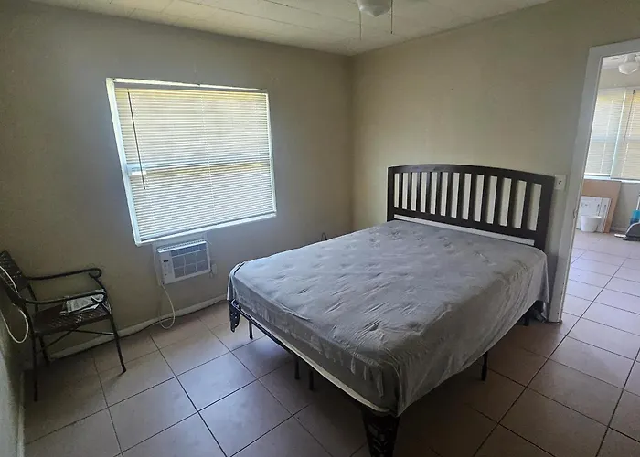 Sebastian Gardens Inn & Suites