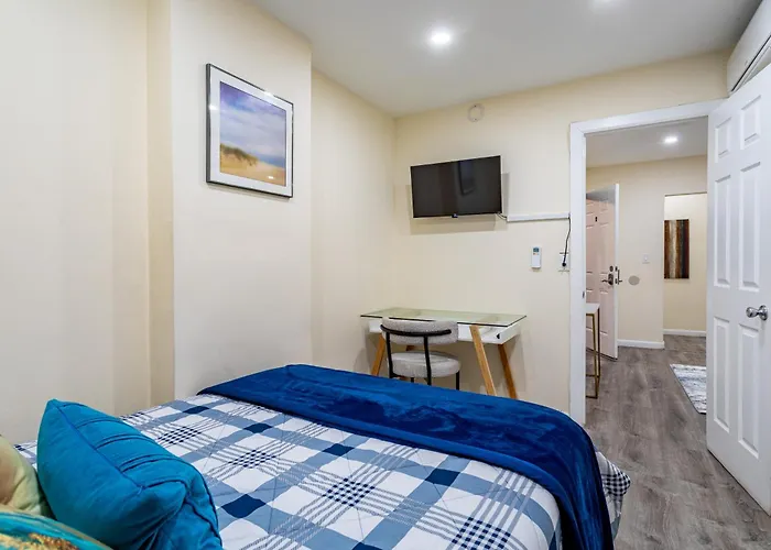 Luxe Retreat 2 Bedroom Hideaway Minutes From Nyc