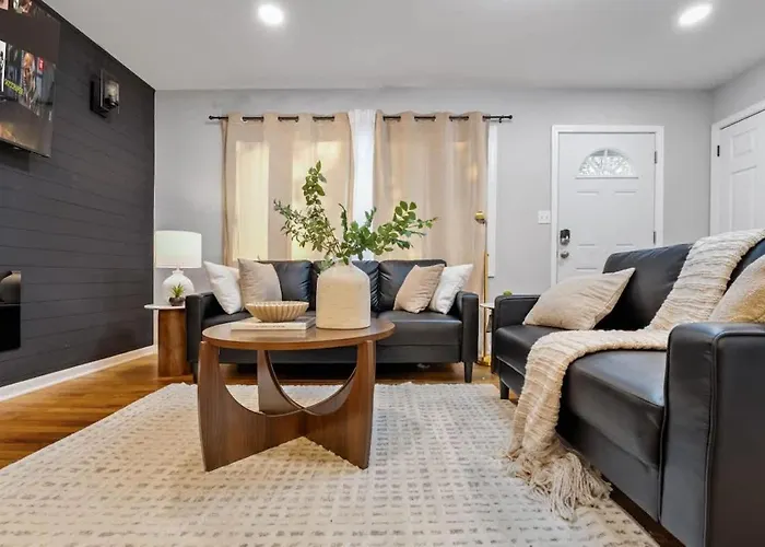Joliet Cozy Oasis 4Br