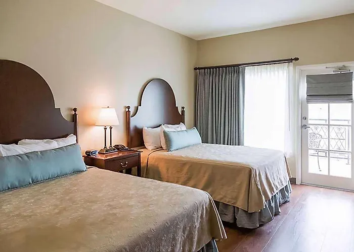 Chateau Saint Denis Hotel