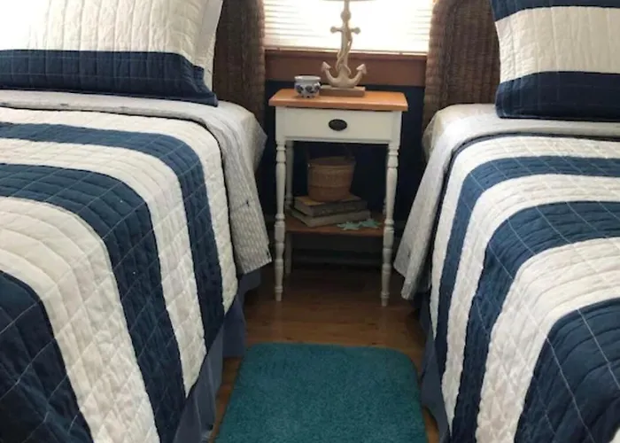 North Truro Pet-Friendly Home Near Secluded Beach