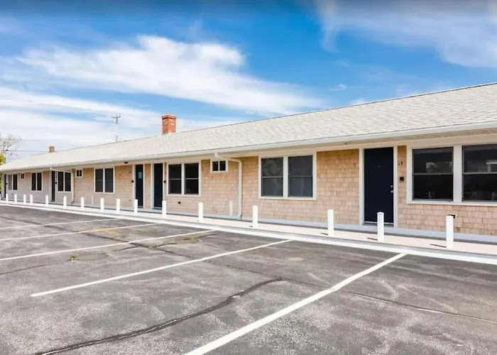 Water'S Edge Renovated Condo With Marina Views