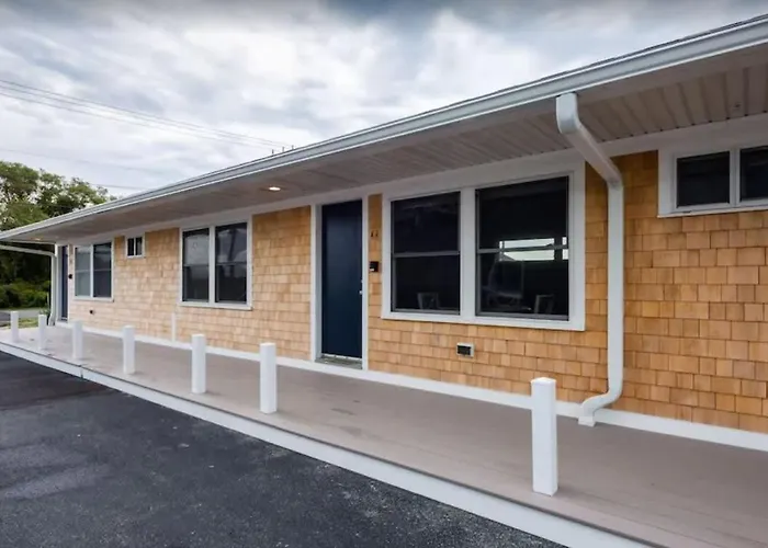 Water'S Edge Renovated Condo With Marina Views