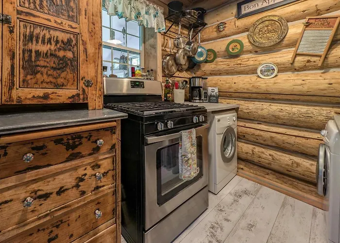 Elkhorn Lodge | Wifi, Pet Friendly, Ac