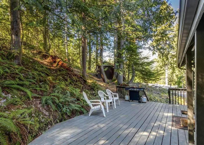 Cedar Grove Lodge | Bbq | Wifi, Hot Tub, Ac