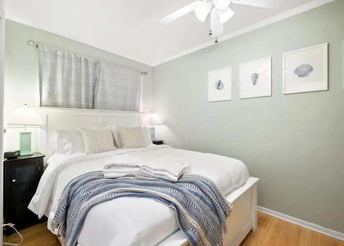 5 Min Walk To The Beach 1St Floor Condo Sleeps 4