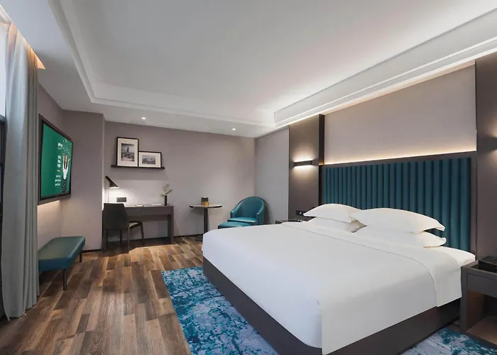 Park Inn By Radisson Hanzhong Central Square & High Speed Rail Station