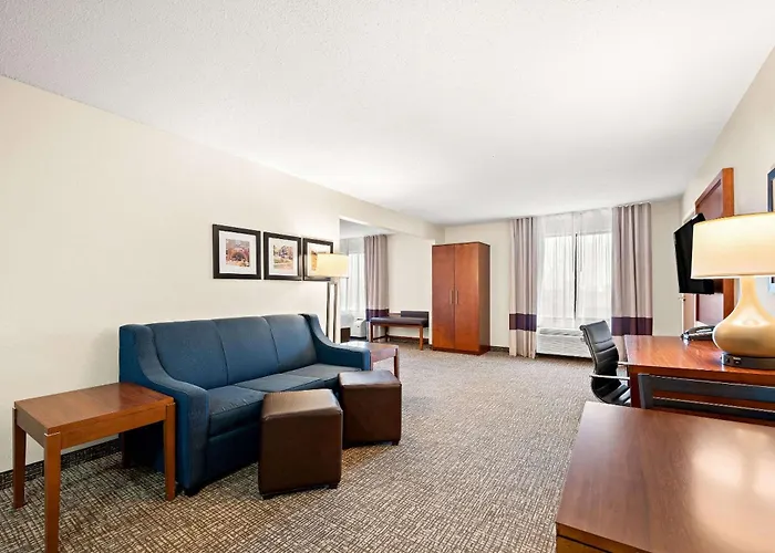 Comfort Inn & Suites Decatur-Forsyth
