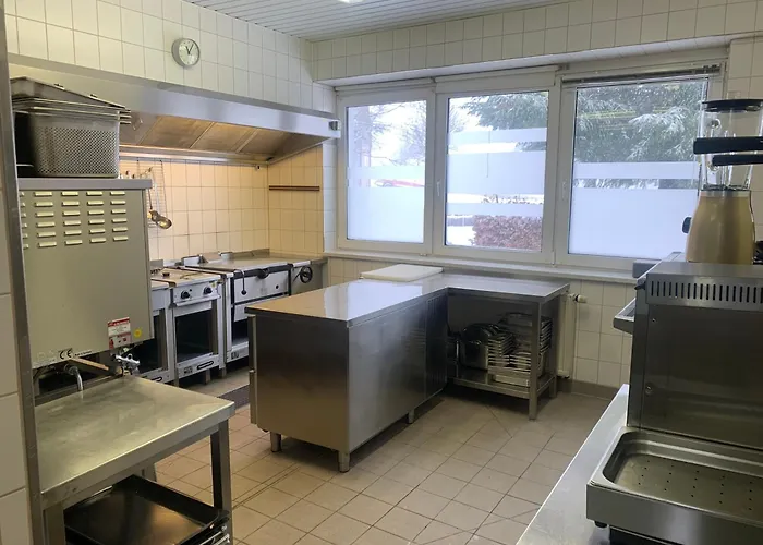 Haus Rosenbaum Am Rennsteig Gruppenhaus - Pension - Ferienhaus Bis 50 Personen