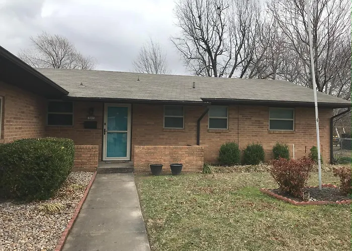 Entire House In The Heart Of Nw Ar With Office Space