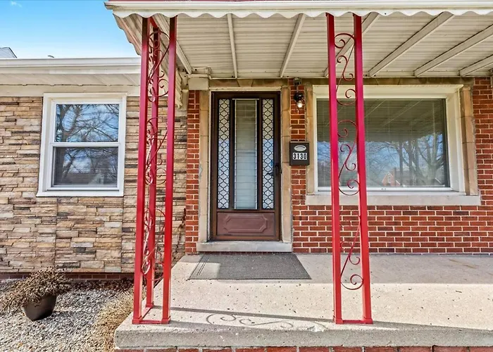 Newly Renovated 4 Bedroom 2 Bath Downtown Dearborn