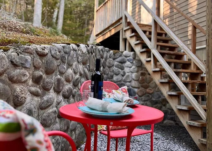 Peaceful Mtn Studio Pet-Friendly