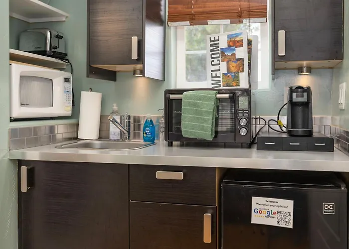 The Flagstone Boutique Inn & Suites