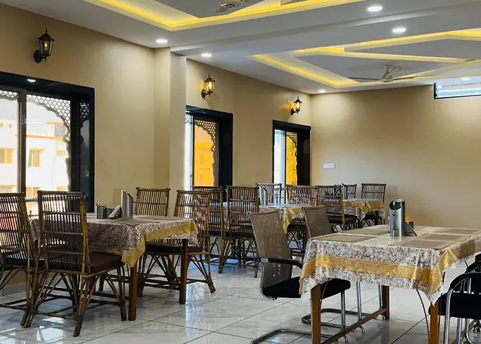 Hotel Ratnam Palace Maheshwar