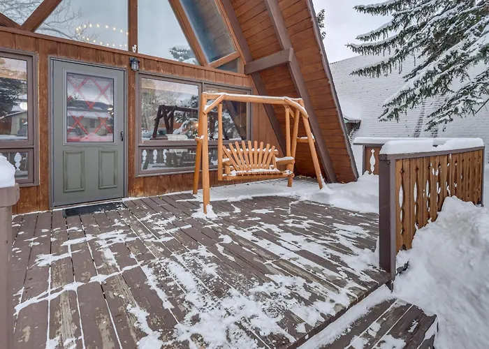 Red Lodge Cabin W/ Hot Tub ~ 1/2 Mi To Downtown!