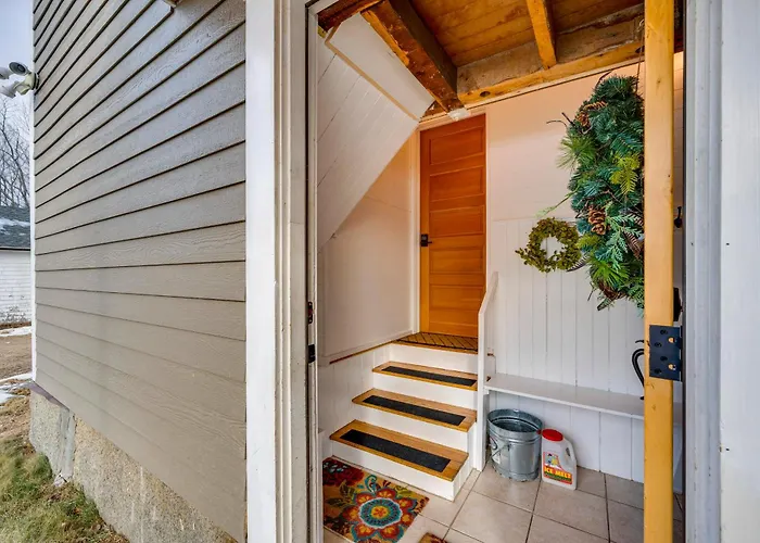 1 Mi To Cranmore Mountain: Charming Conway Apt!