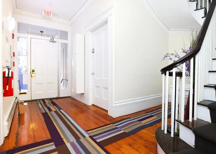 Charming & Stylish Studio On Beacon Hill #8