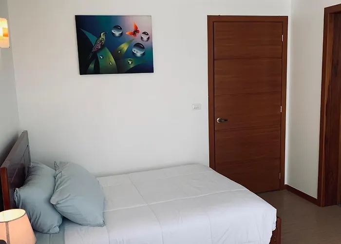 Apricot Hotel