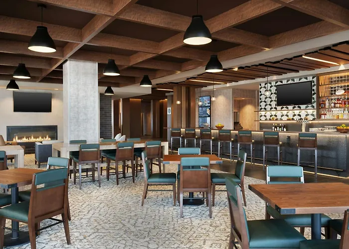 Courtyard By Marriott Milwaukee Brookfield At Poplar Creek