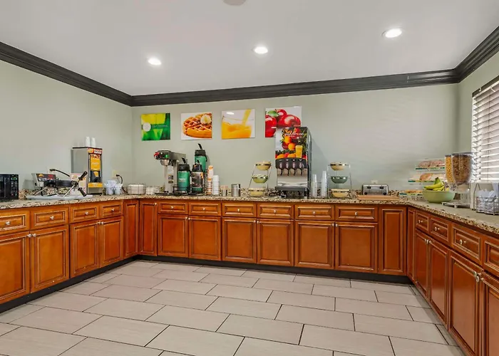 Quality Inn & Suites Morrow Atlanta South