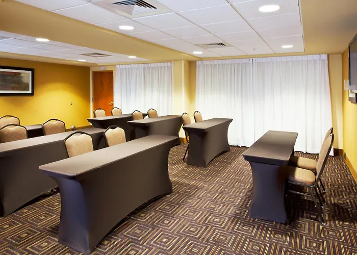 Holiday Inn Express And Suites Fort Lauderdale Airport West By Ihg
