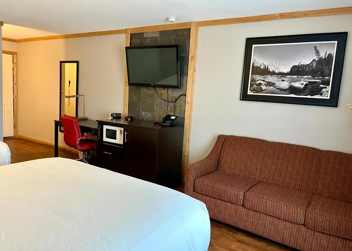 Americas Best Value Inn Wall