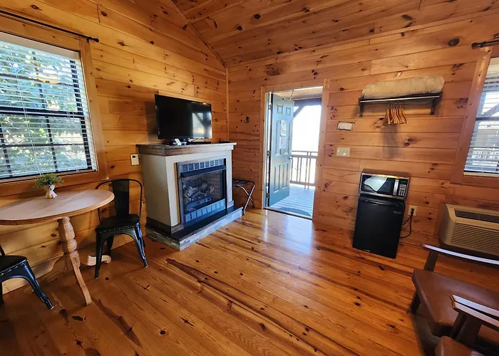 Lodge At Tellico